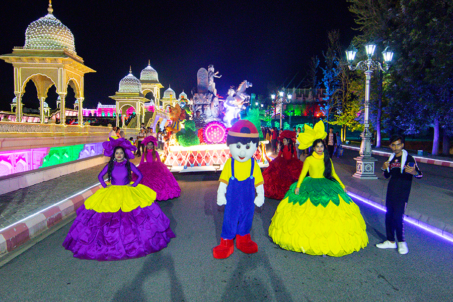 Versatile events and activities on Holiday Carnival